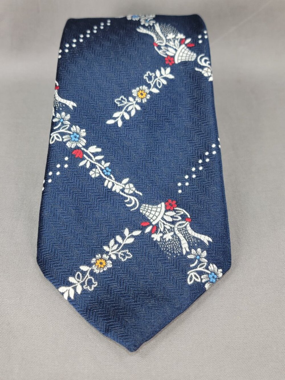 Vtg Wemlon Wembely Necktie Tie Mens Navy Blue Gray Floral